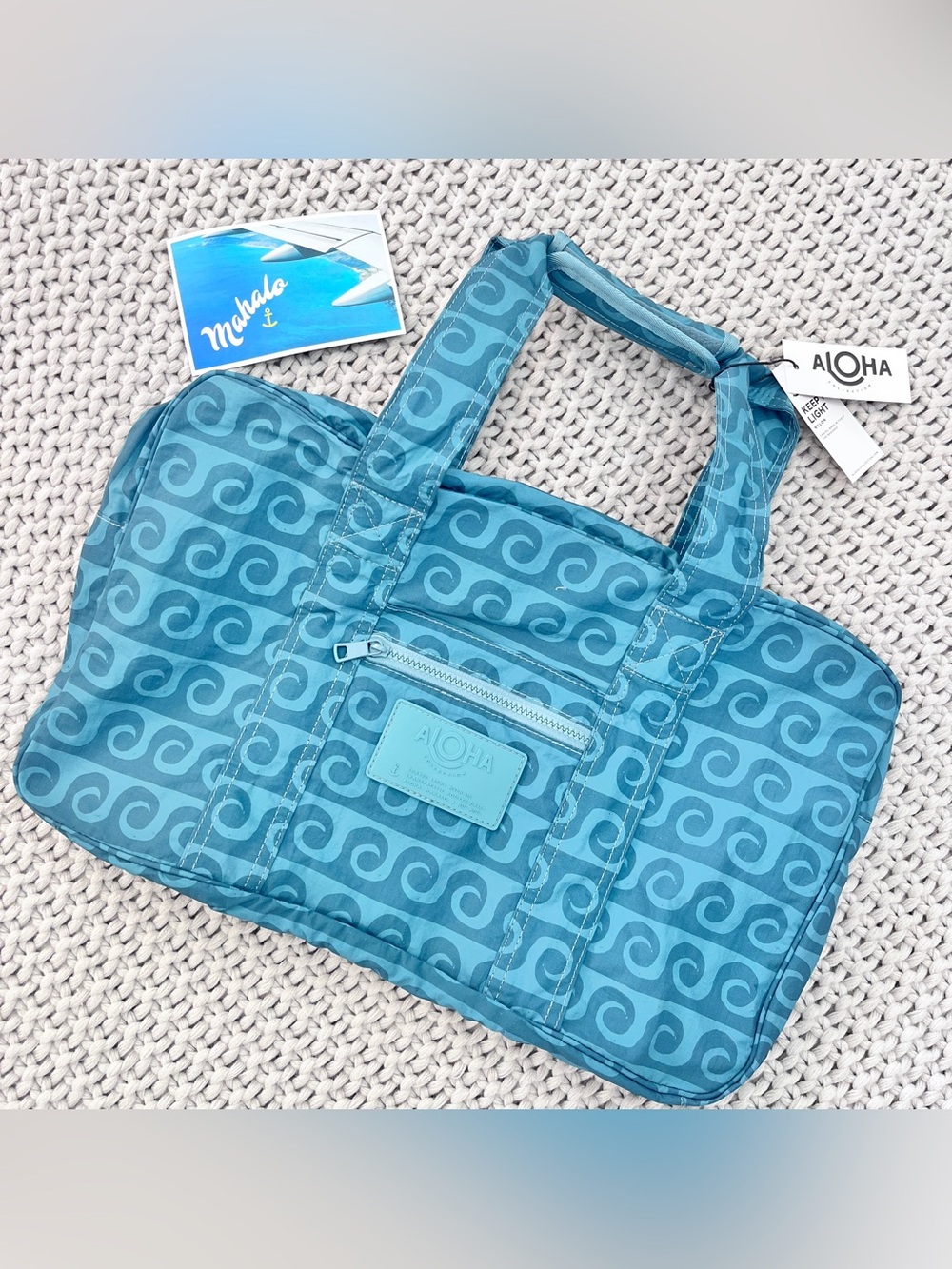 Aloha Collection• KEEP IT LIGHT WEEKENDER Party Wave Tide